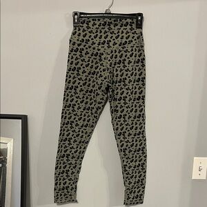 Ryderwear Leggings in Olive and Black Print